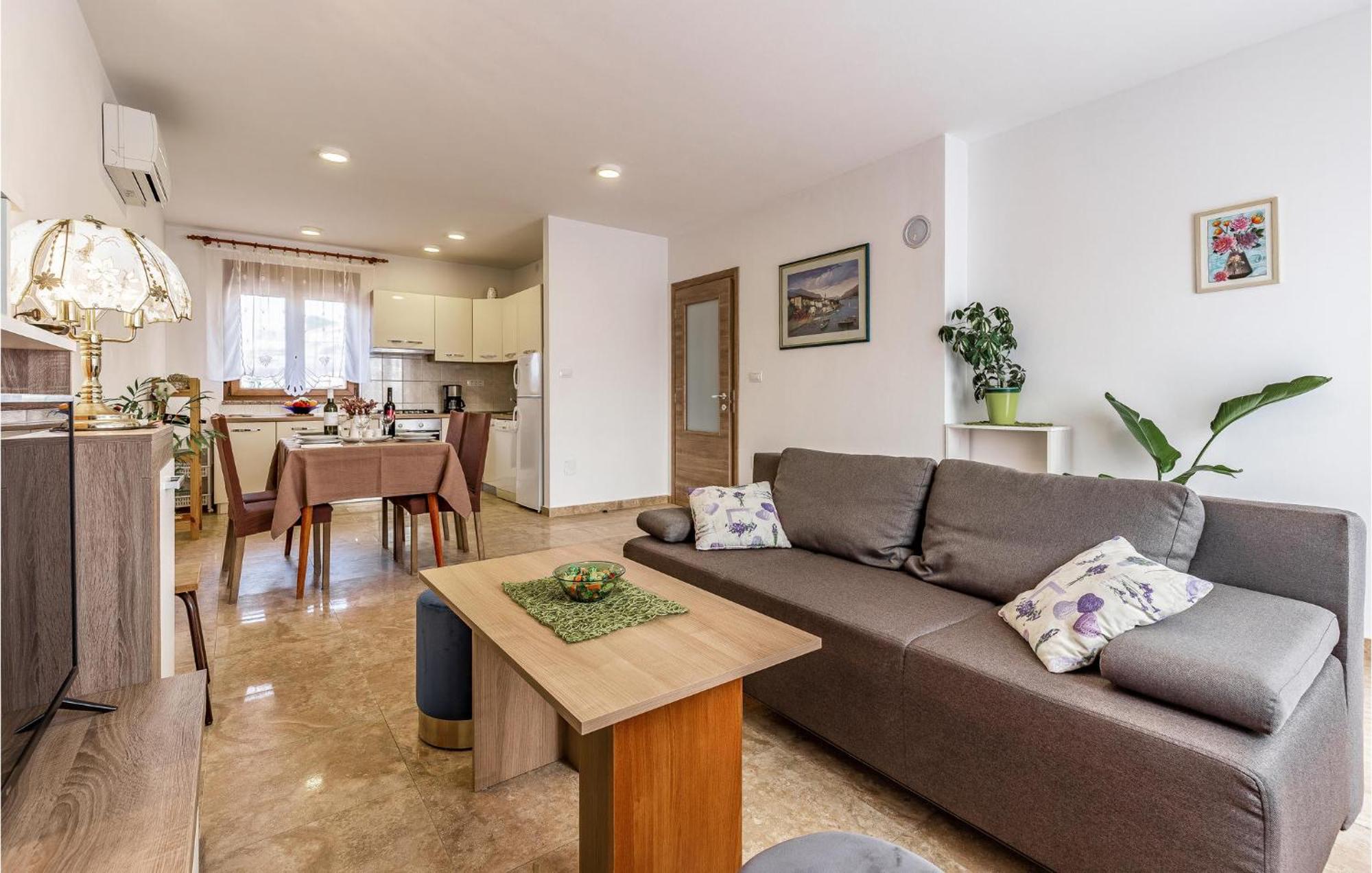 Awesome Apartment In Pula With Wifi エクステリア 写真