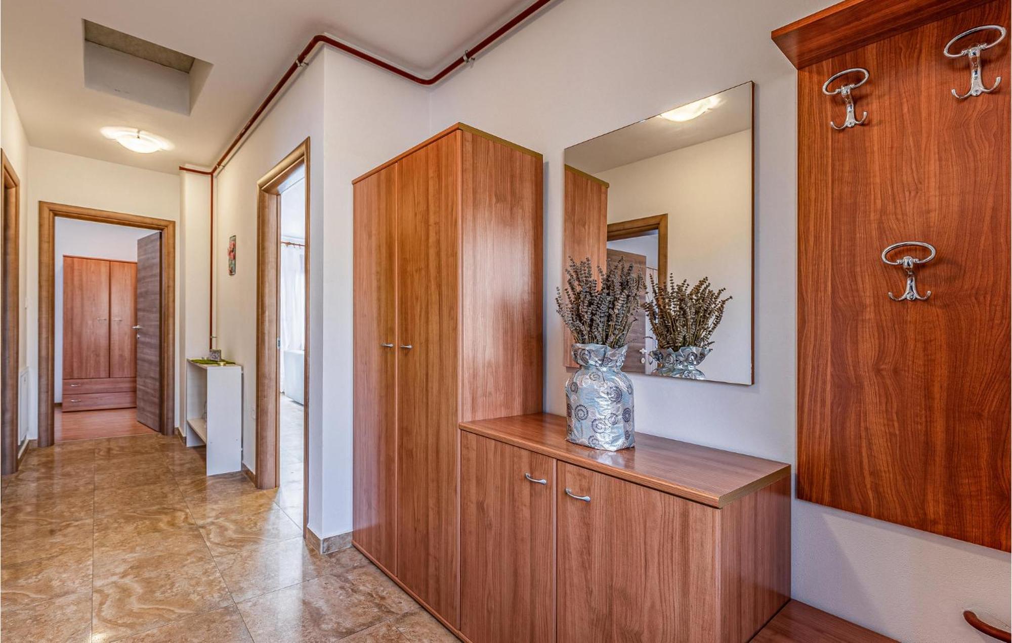 Awesome Apartment In Pula With Wifi エクステリア 写真