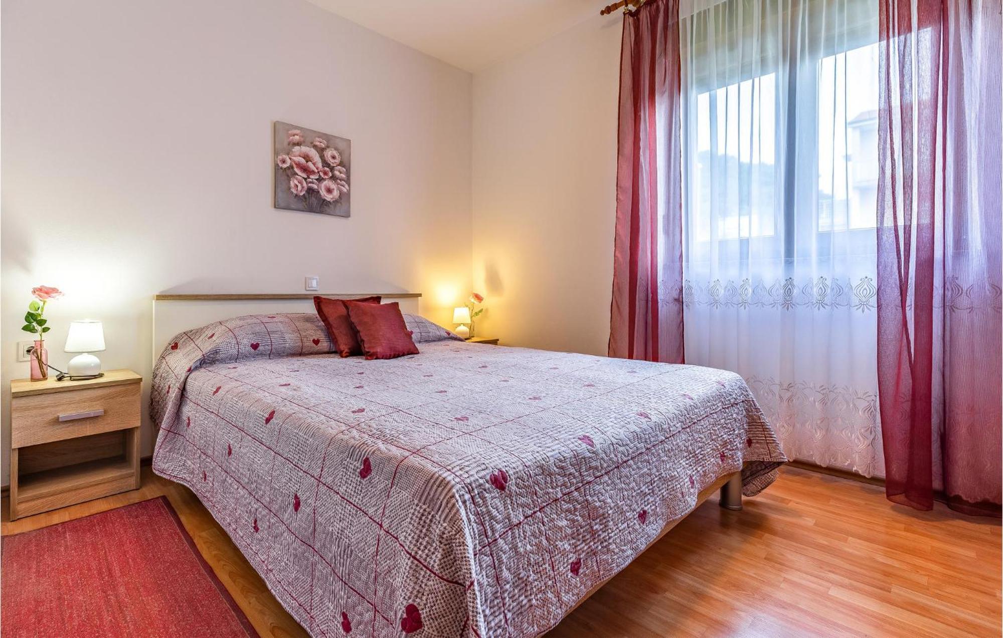 Awesome Apartment In Pula With Wifi エクステリア 写真